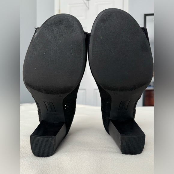 American Eagle Women’s 3” Black Bootie, Peep Toe sz 10 - Picture 4 of 9